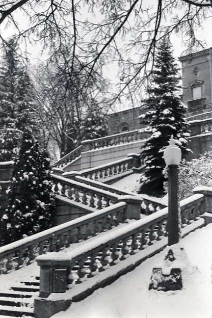 1978 Grand Staircase Railing 2