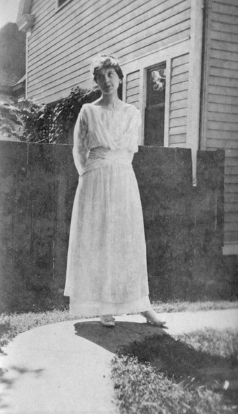 Reuter, Woman in Lace 3