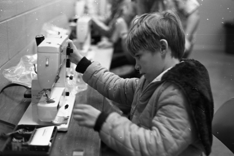 1981 Ackerman Elementary Sewing 04