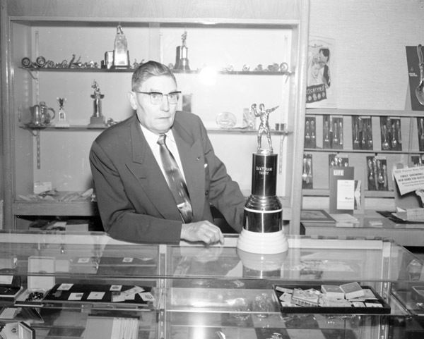 1957 Peace Trophy 2