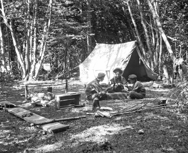 Reuter Group-AA, Camping 1