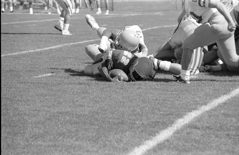 1991 Football, Alumni Game Action 04