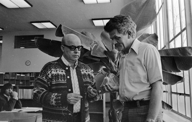 1976 Employees, Conrade Head and Jack Evans Discussing Bananas 07