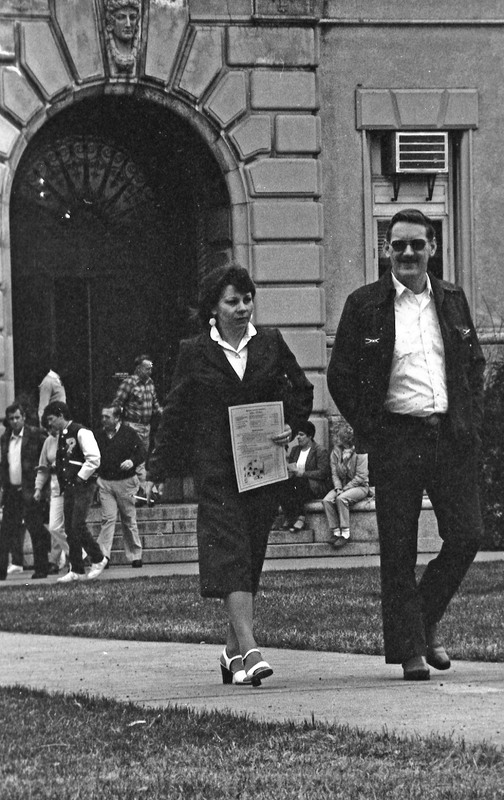 1986 Students & Employees, Walking 04