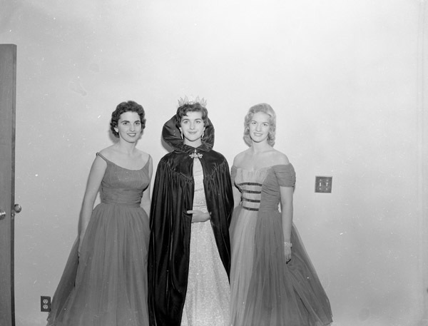 1958 Homecoming Queen 2-3