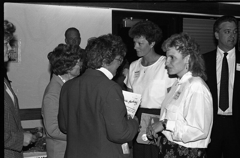 1991 Alumni &amp; Hall of Fame Banquet, Social 08