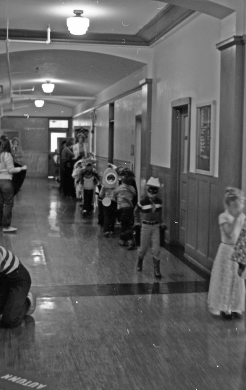 1983 Ackerman Elementary School, Halloween 09