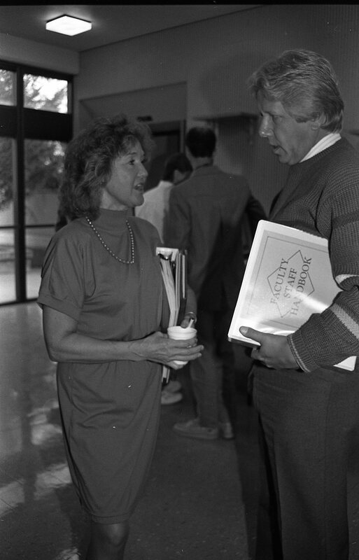 1989 Employees, Reception 14