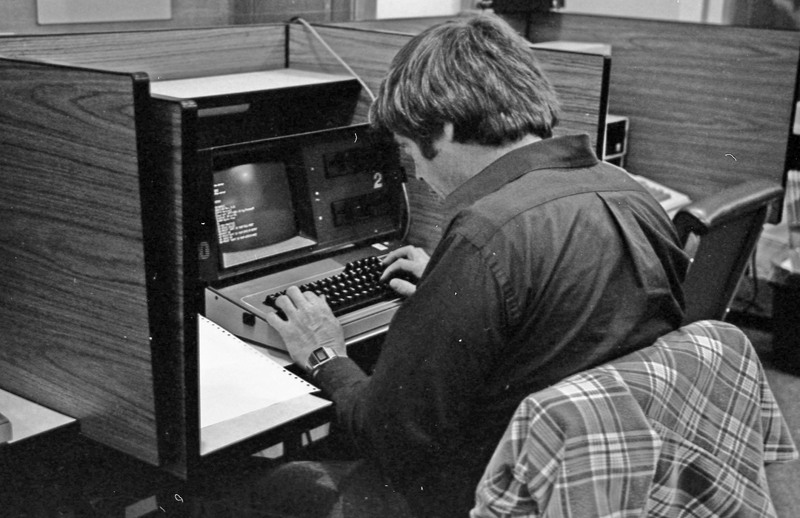 1985 April, Student Computing 02