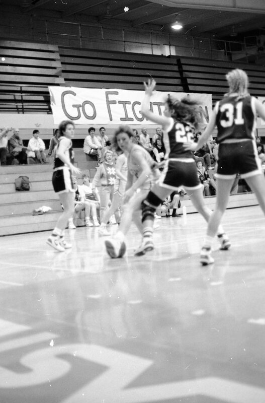 1988 Women's Basketball Action, Oregon Tech at EOSC 21