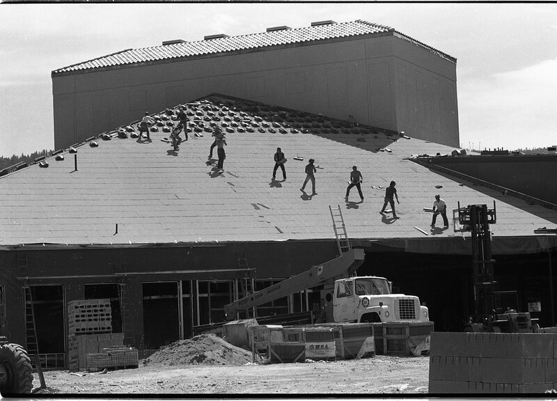 1989 Loso Hall Construction, Roof 04
