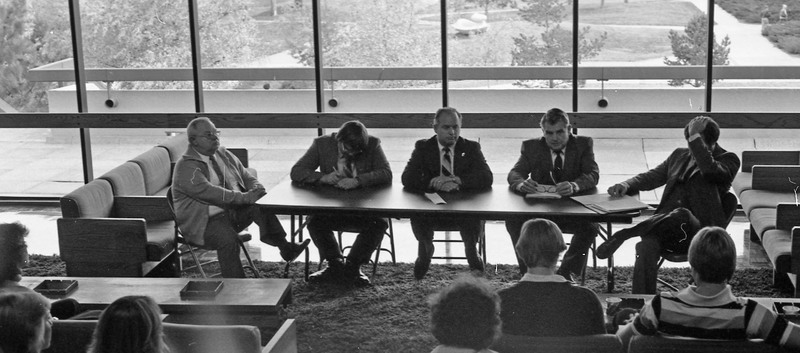 1982 Guests, Discussion Panel 01