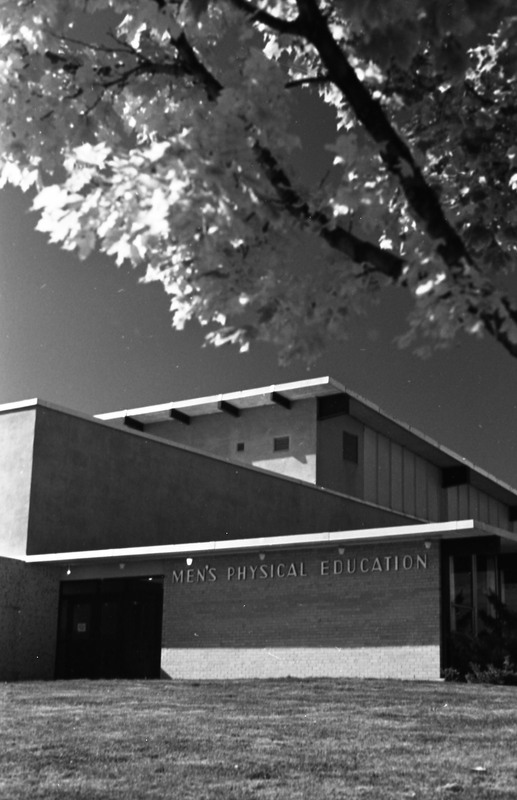 1977 Quinn Coliseum Entrance 02