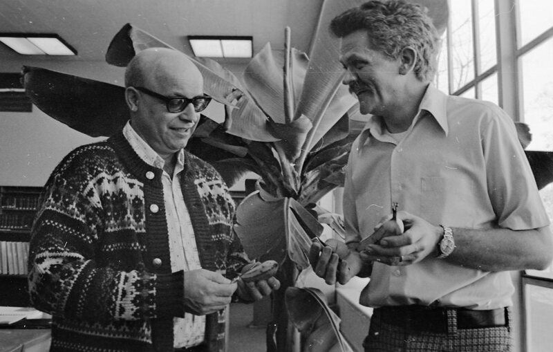 1976 Employees, Conrade Head and Jack Evans Discussing Bananas 04