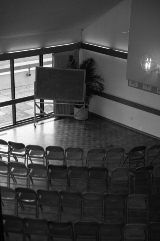 1987 Hoke Hall, Seminar Set-up 01
