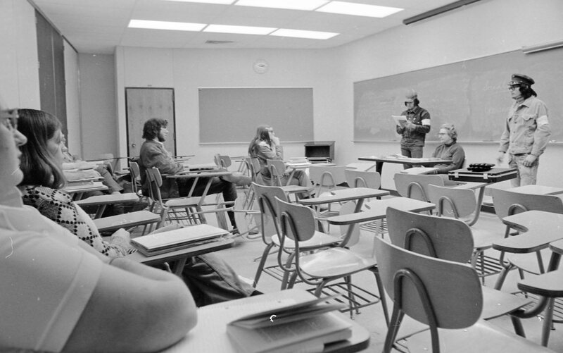 1974 Classroom, Political Science 05