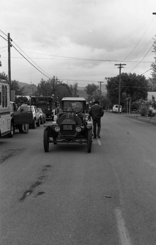 1981 Eastern Oregon Livestock Parade, Old Car 01