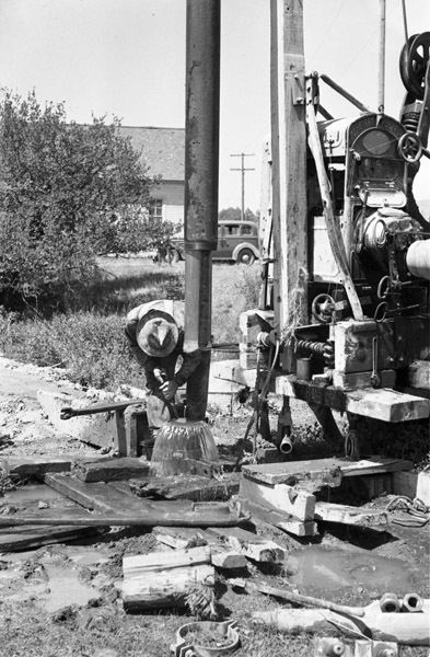Elgin, Drilling City Well 4