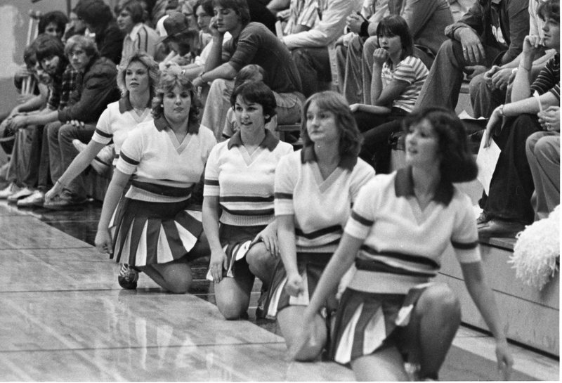 1977 Cheerleaders 20