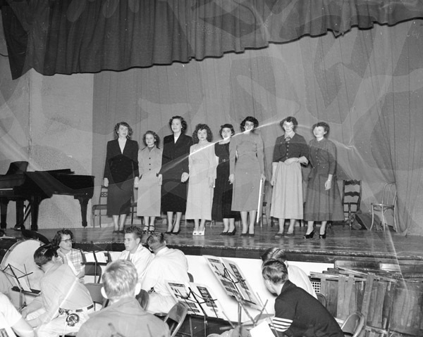1949 Homecoming Queen Candidates 1-1