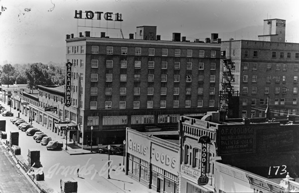 La Grande, Elevated View 7