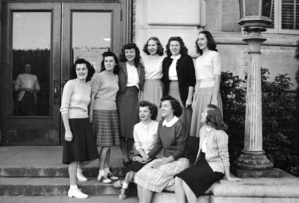1948 Homecoming Queen Candidates 1-1