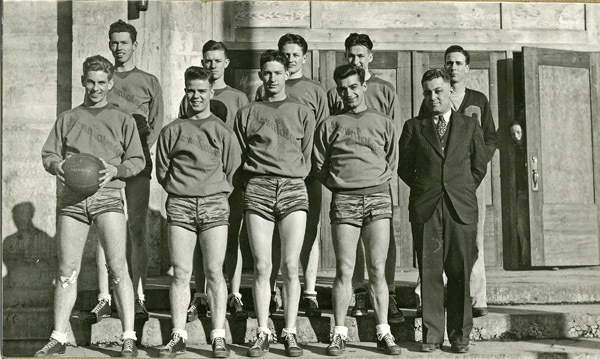 1935 Basketball Squad 1