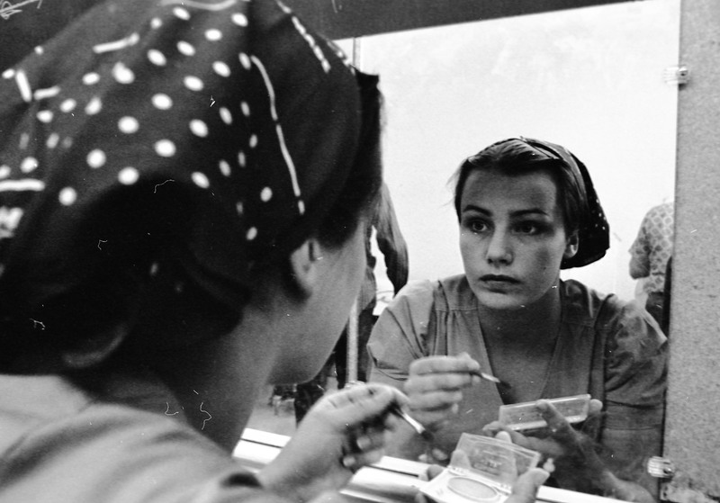 1974 Theater, Makeup Room 01