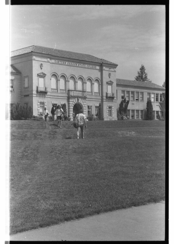 1989 Students, Walking 14