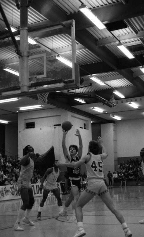 1986 Basketball Action , EOSC vs. OIT 10