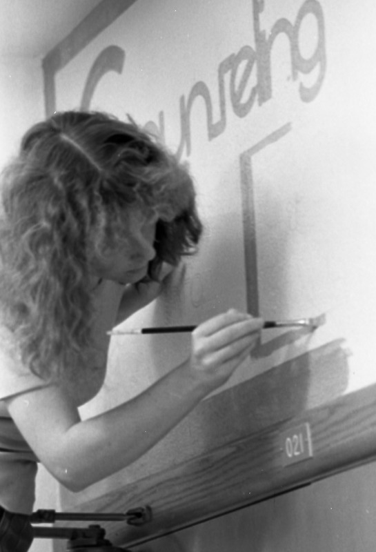 1978 Gretchen Bloom Painting a Counseling Sign 01