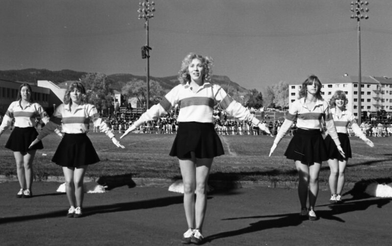 1977 Cheerleaders 17