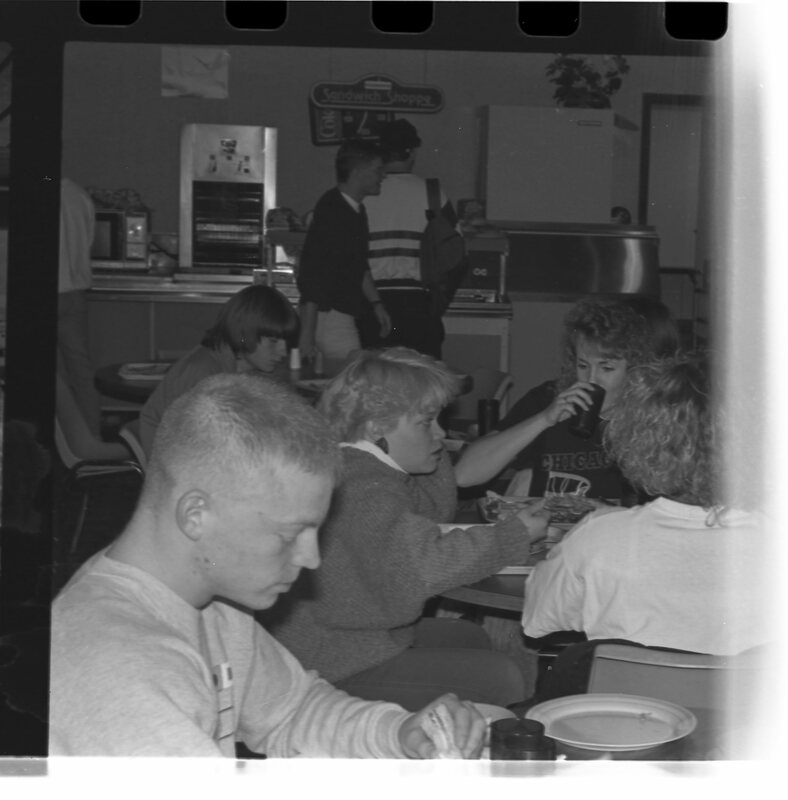1989 Hoke Hall Cafeteria 06