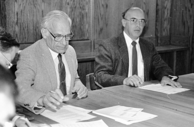 1987 Meeting, Signing 19