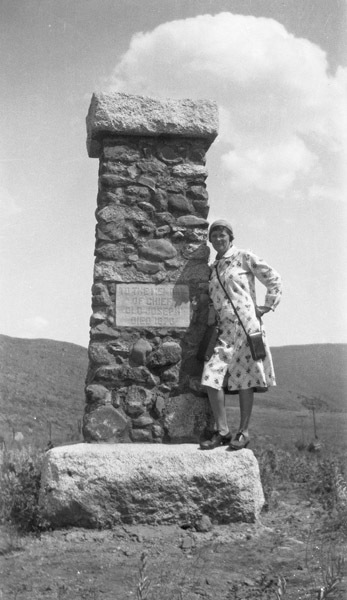 Mae Stearns & Monument