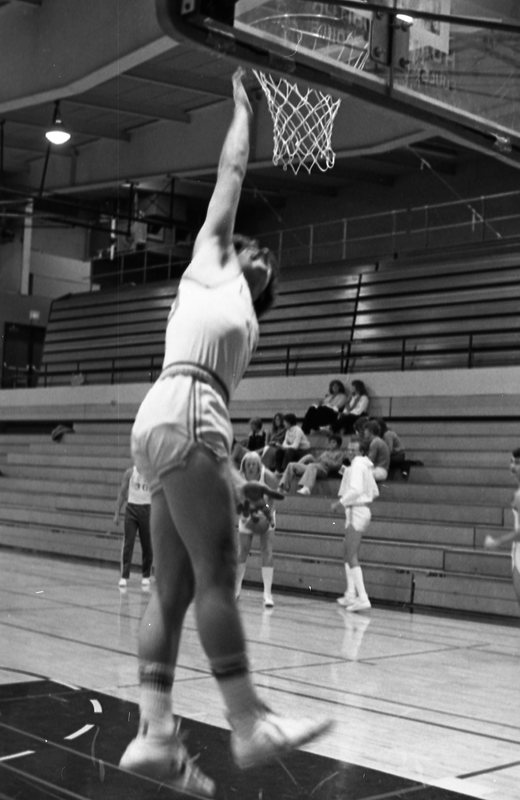1981 Alumni Basketball Game, Warm-up 04