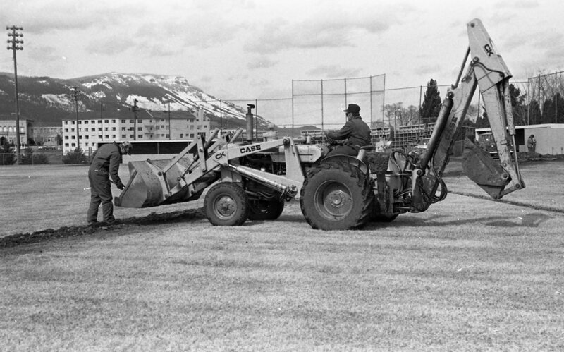 1985 Baseball Field, Scoreboard Installation 08