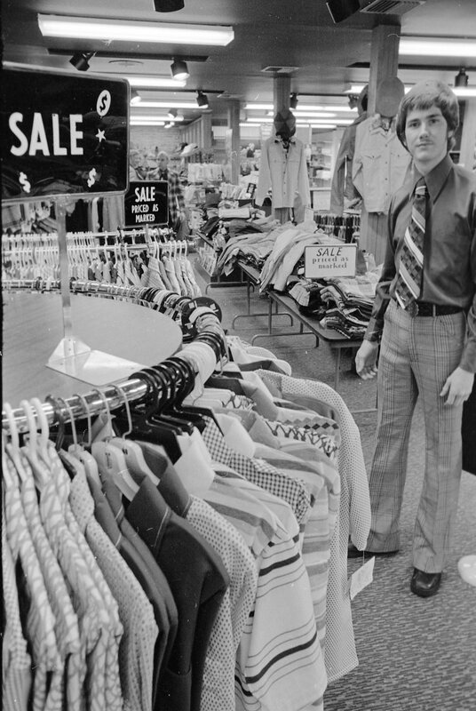 1974 Shopping, Student C 02