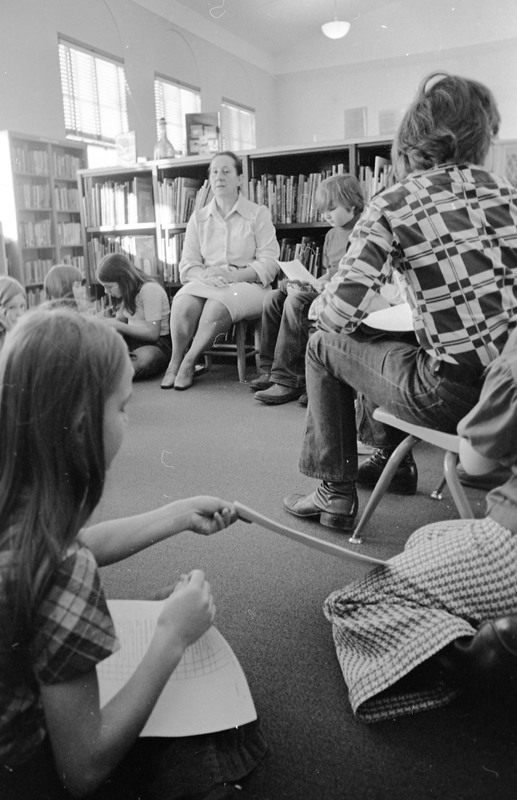 1974 Ackerman Elementary School, Library 01