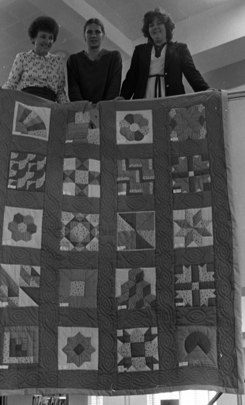 1981 Pierce Library, Fund Raising Quilt 22