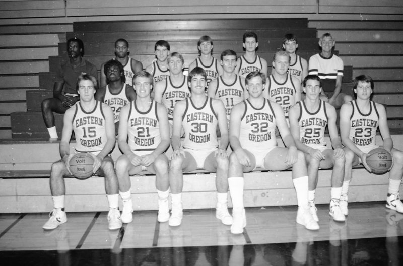 1986 Basketball Team 1-2
