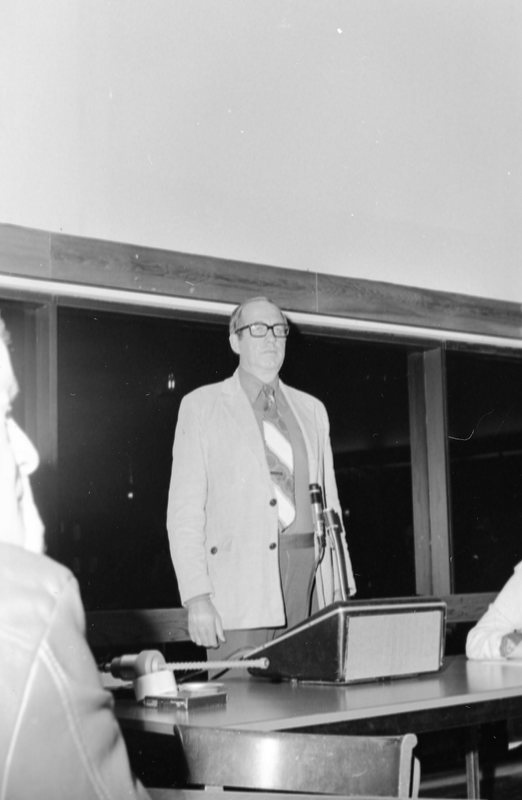 1975 Town Hall Meeting with Governor Straub 01