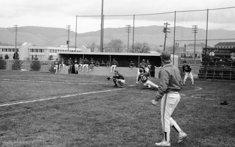 1983 Baseball Action 02