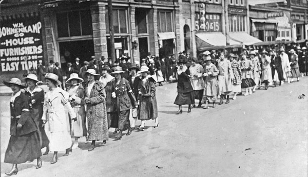 La Grande Parade, WWI End 1
