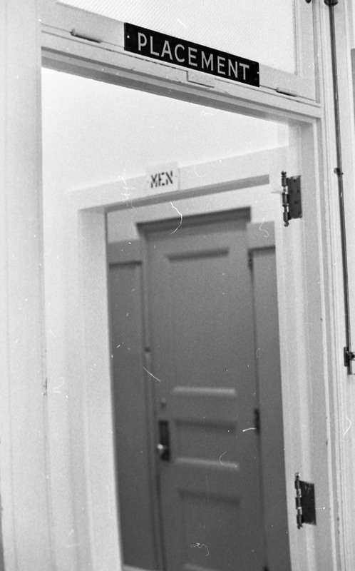 1974 Placement Placard Joke 01