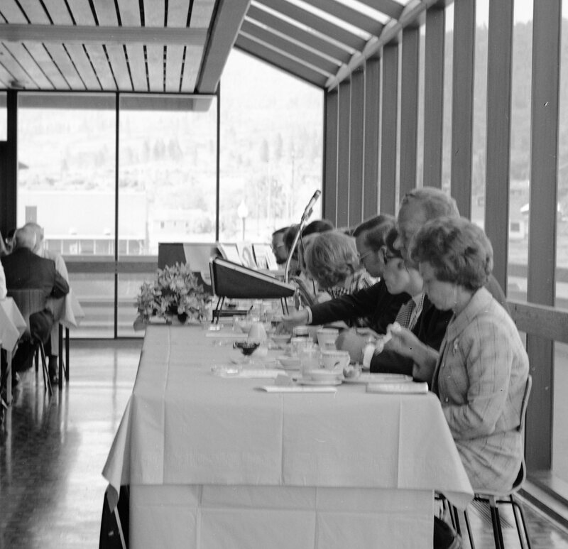 1974 Hoke Hall, Senior Breakfast 04