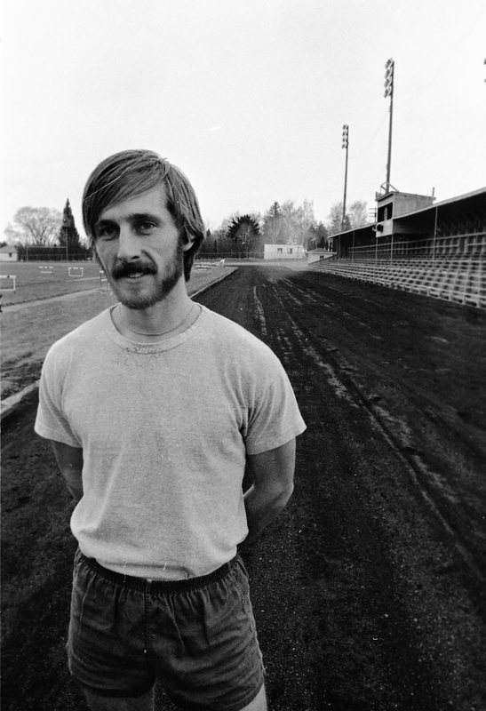 1974 Track, Runner 01
