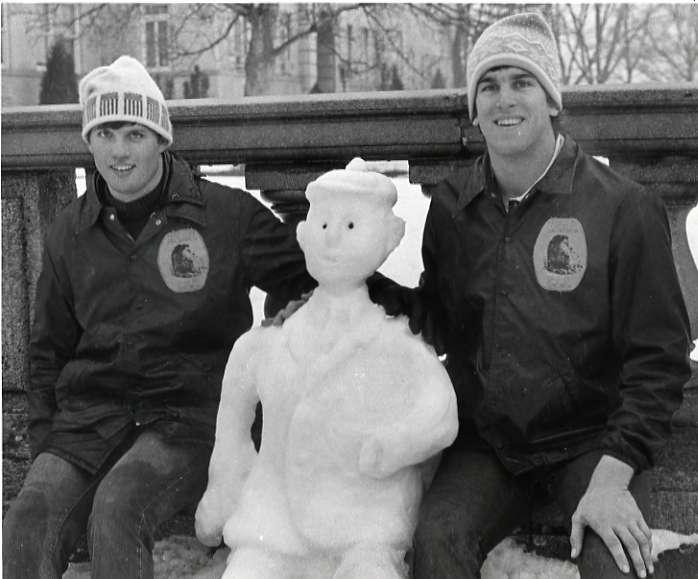 1977 8th Street Carnival, Snowman 01