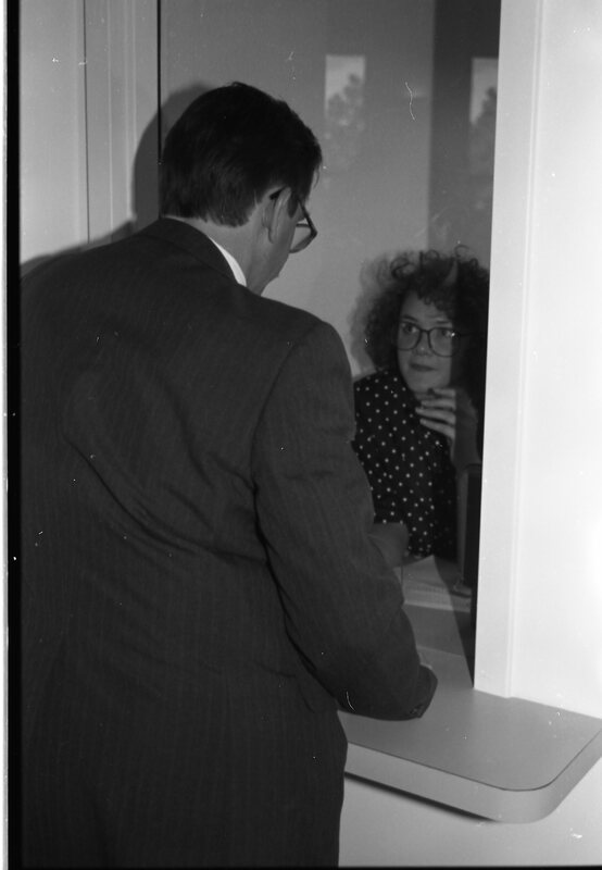 1990 Loso Hall Gallery Reception 31