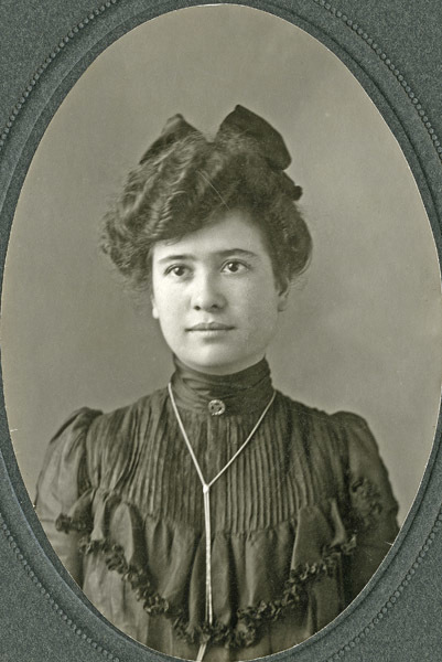 Portrait - Cullison, Clara